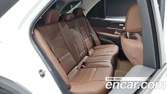 Mercedes-Benz GLE-Class 2024 — ფოტო 33/37