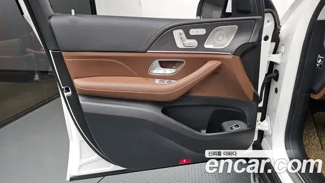 Mercedes-Benz GLE-Class 2024 — ფოტო 32/37