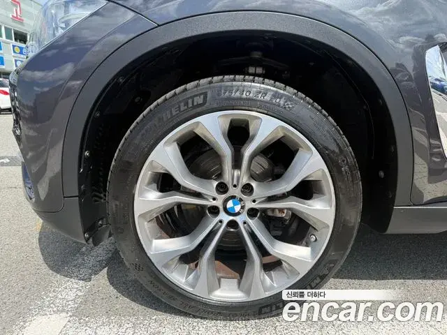BMW X6 2018 — Фото 17/20