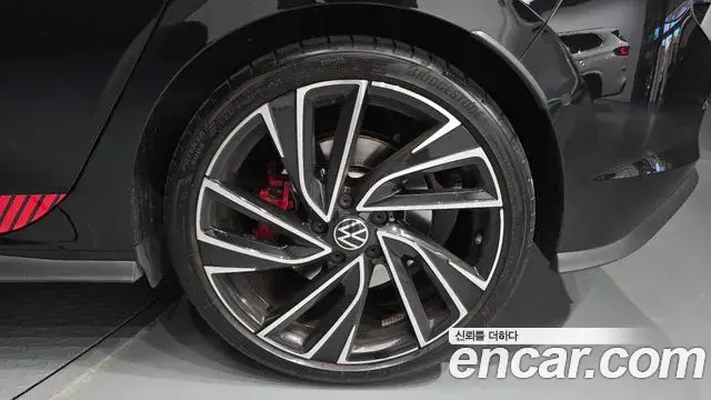 Volkswagen Golf 2024 — Şəkil 13/39