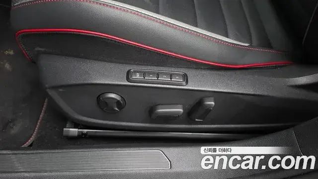 Volkswagen Golf 2024 — Şəkil 27/39