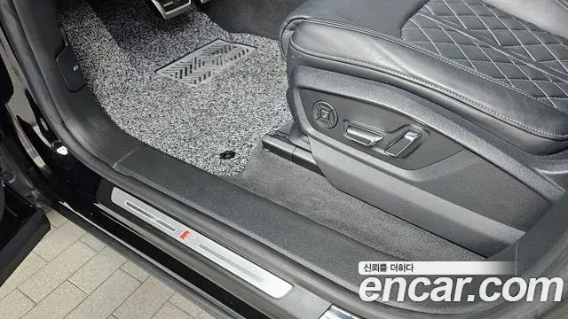Audi Q7 2022 — Фото 19/20