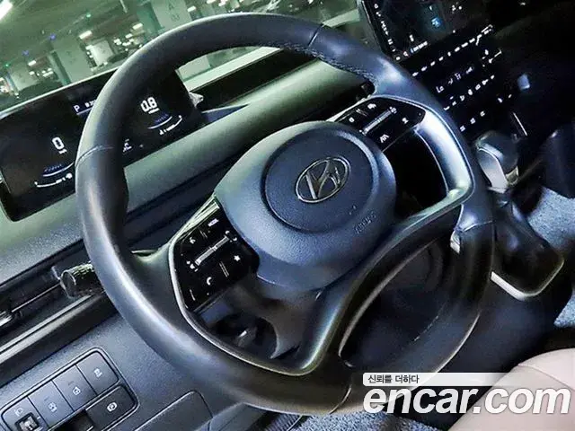 Hyundai Staria 2022 — Фото 6/19