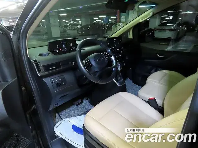Hyundai Staria 2022 — Фото 8/19