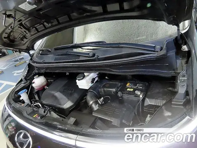 Hyundai Staria 2022 — Фото 17/19