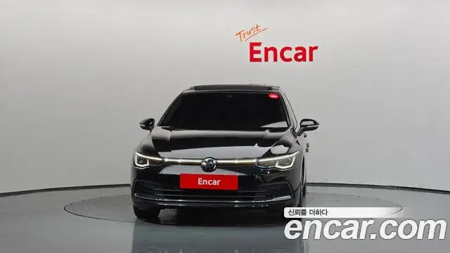 Volkswagen Golf 2023 — Photo 18/20