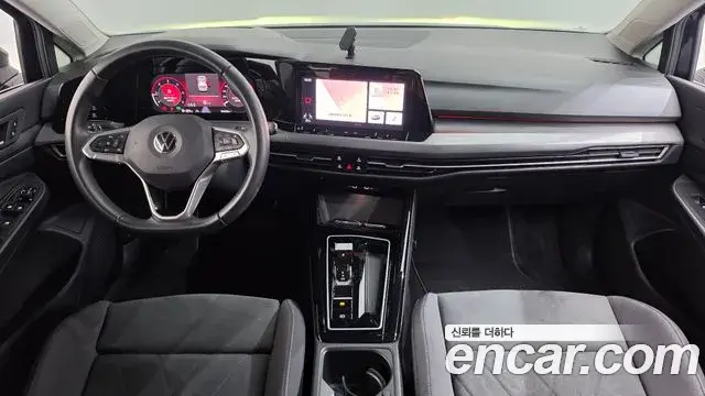 Volkswagen Golf 2023 — Photo 19/20
