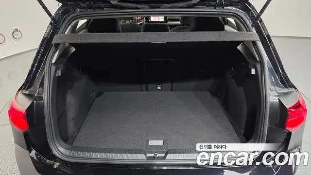 Volkswagen Golf 2023 — Photo 13/20