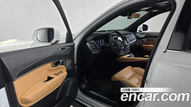 Volvo XC90 2023 — Şəkil 16/28