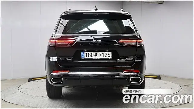 Jeep Grand Cherokee 2023 — Фото 1/20