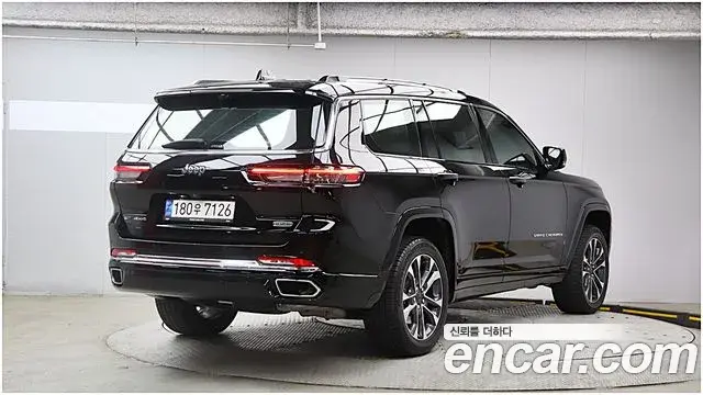 Jeep Grand Cherokee 2023 — Фото 3/20