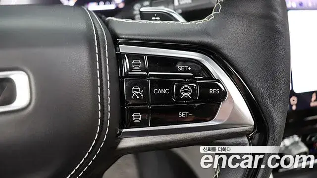 Jeep Grand Cherokee 2023 — Фото 7/20