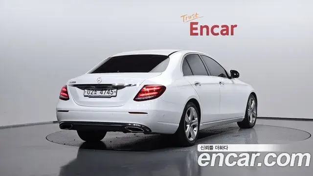 Mercedes-Benz E-Class 2018 — Фото 2/20