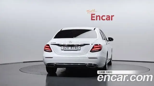 Mercedes-Benz E-Class 2018 — Фото 4/20