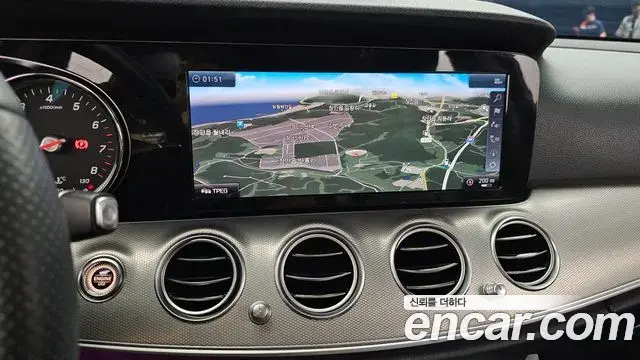 Mercedes-Benz E-Class 2018 — Фото 16/20
