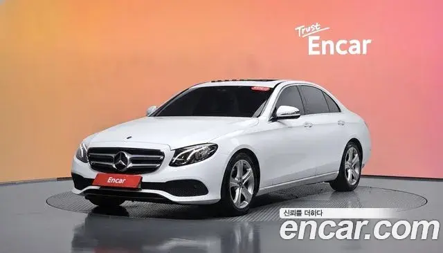 Mercedes-Benz E-Class 2018 — Фото 1/20