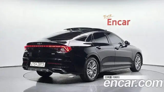 Kia K5 2023 — ფოტო 28/32
