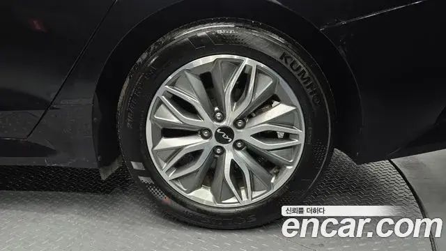 Kia K5 2023 — ფოტო 5/32