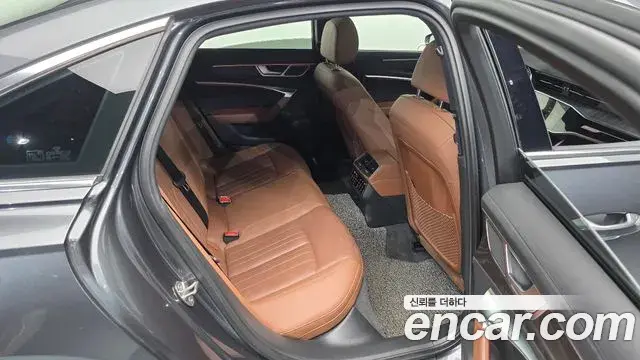 Audi A6 2021 — Фото 12/20