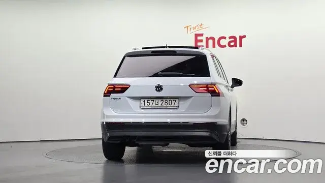 Volkswagen Tiguan 2020 — Фото 4/20
