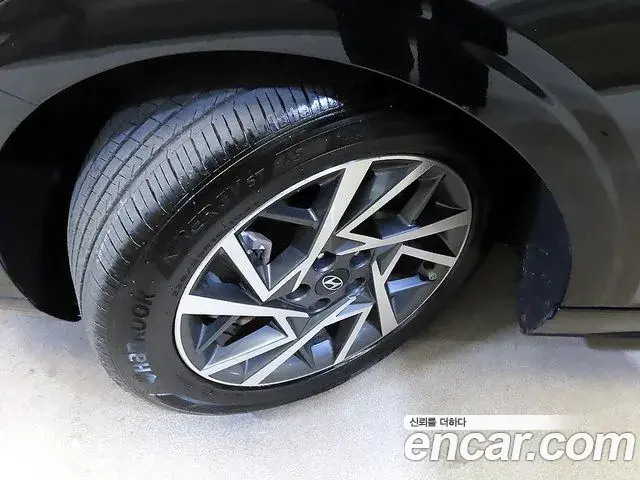 Hyundai Grandeur 2023 — Фото 18/19