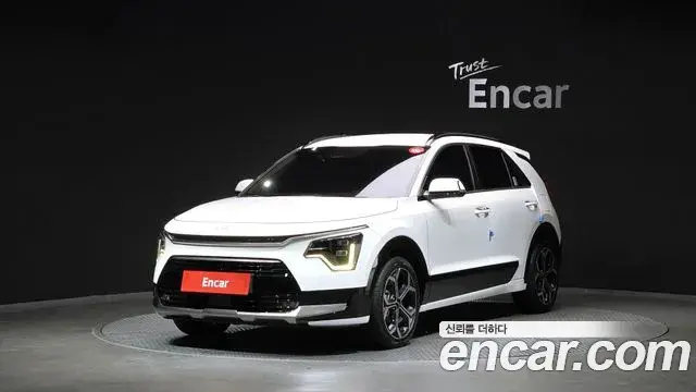 Kia Niro 2022 — Фото 10/20
