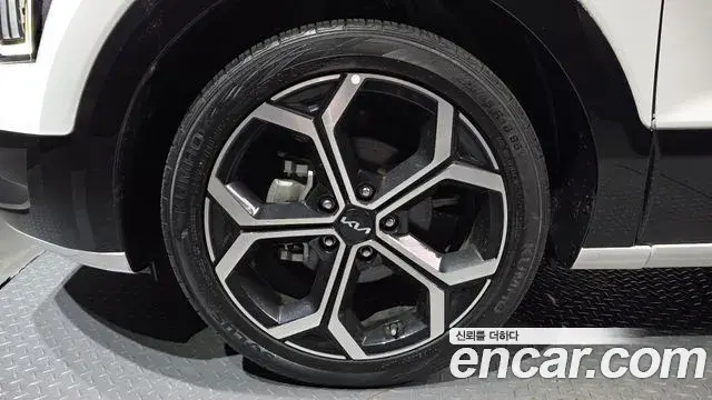 Kia Niro 2022 — Фото 4/20