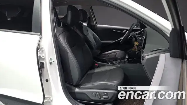 Kia Niro 2022 — Фото 11/20