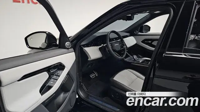 Land Rover Range Rover Evoque 2026 — Photo 10/38