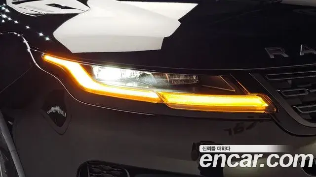 Land Rover Range Rover Evoque 2026 — Photo 35/38