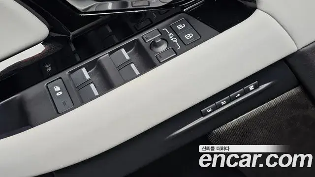 Land Rover Range Rover Evoque 2026 — Photo 32/38