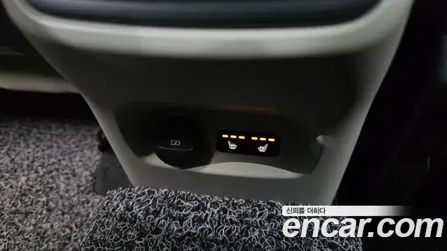 Volvo XC40 2022 — Photo 4/36