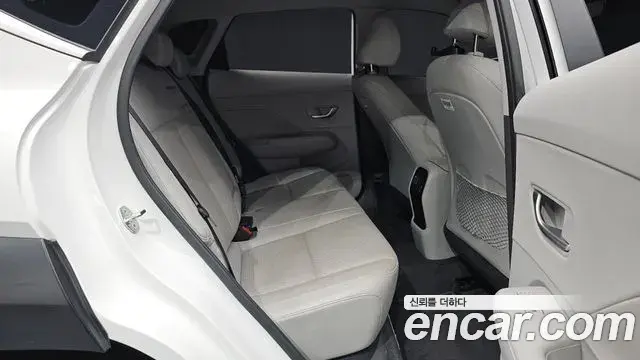 Hyundai Kona 2023 — Фото 11/20