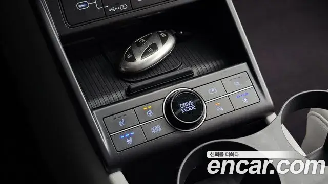 Hyundai Kona 2023 — Фото 17/20
