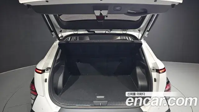 Hyundai Kona 2023 — Фото 20/20