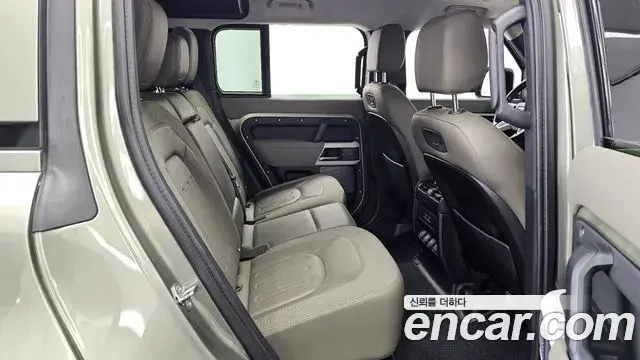Land Rover Defender 2020 — Фото 12/20