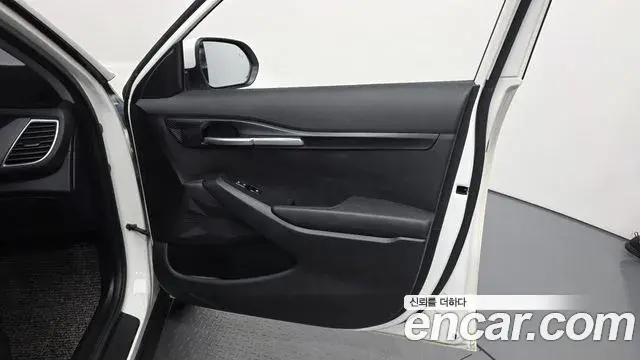 Kia Seltos 2019 — Şəkil 25/30
