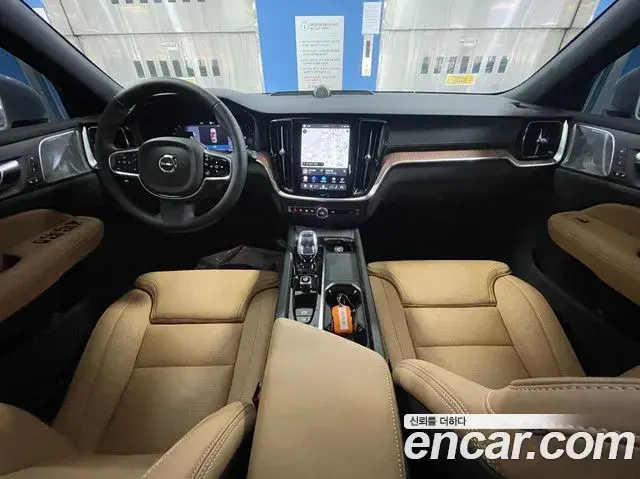 Volvo V60 Cross Country 2025 — Şəkil 8/20
