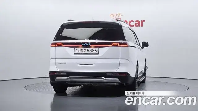 Kia Carnival 2023 — Şəkil 31/38
