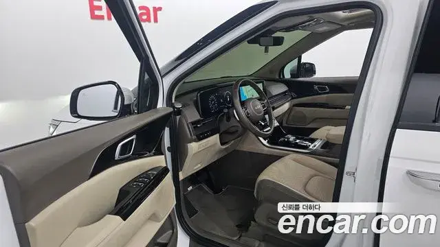 Kia Carnival 2023 — Şəkil 8/38