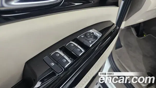 Kia Carnival 2023 — Şəkil 14/38