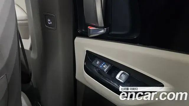 Kia Carnival 2023 — Şəkil 37/38
