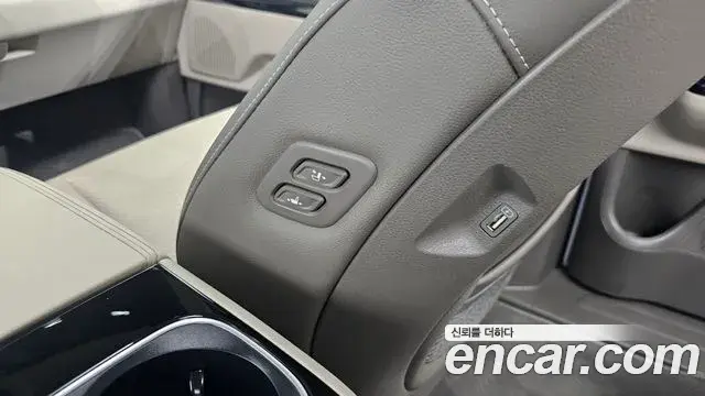Kia Carnival 2023 — Şəkil 18/38