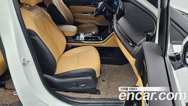 Kia Carnival 2022 — Photo 17/20