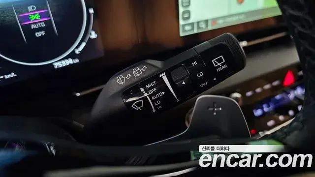 Kia Carnival 2022 — Photo 15/20