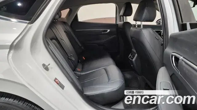Hyundai Sonata 2022 — Фото 11/20