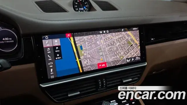Porsche Cayenne 2021 — Photo 15/20