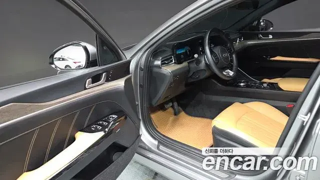 Kia K5 2020 — ფოტო 31/34