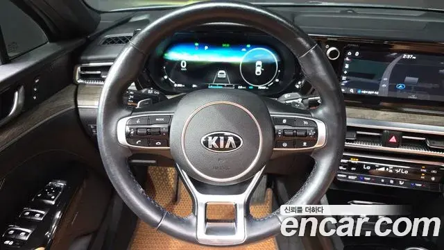 Kia K5 2020 — ფოტო 7/34