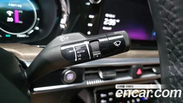 Kia K5 2020 — ფოტო 16/34